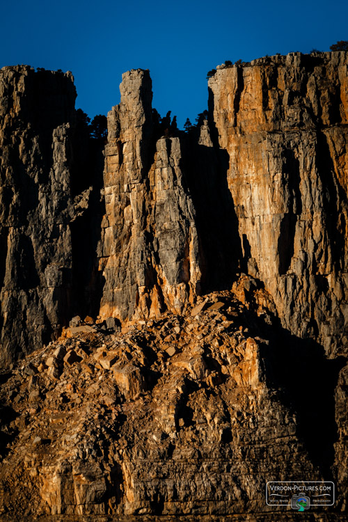 photo colonne de pierre des cadieres de brandis, Verdon